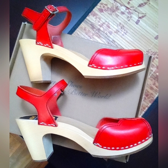 Swedish Hasbeens Red Heart Sandals - Picture 9 of 16